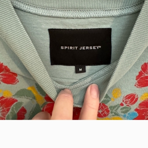 NWT Spirit Jersey Floral Tee in Green - Picture 2 of 6